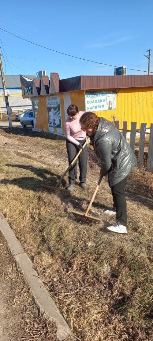 Осталась одна скамейка и около той нет урны
