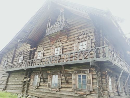 Кижи: символ мастерства и таланта зодчих русского Севера.