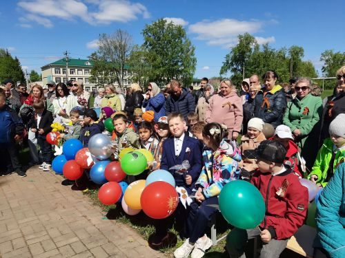 Многие жители пришли на мероприятия ко Дню Победы