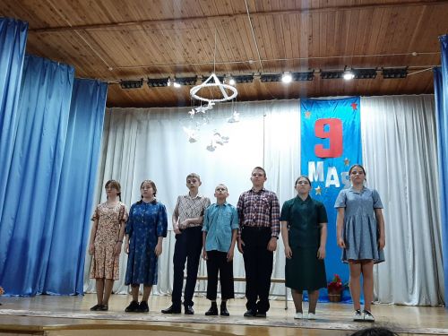 Многие жители пришли на мероприятия ко Дню Победы