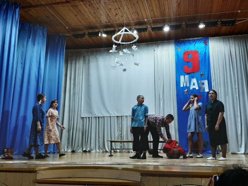 Многие жители пришли на мероприятия ко Дню Победы