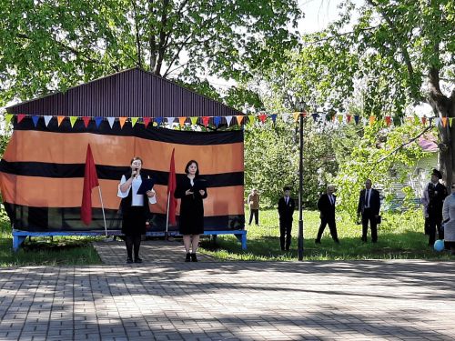 Многие жители пришли на мероприятия ко Дню Победы