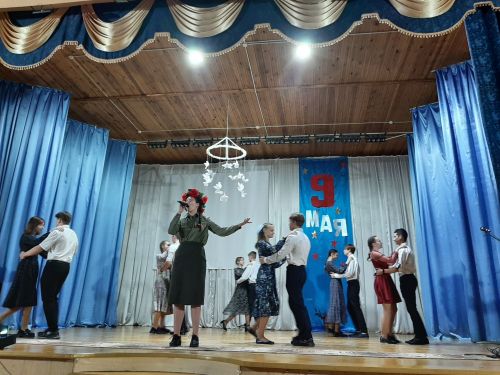 Многие жители пришли на мероприятия ко Дню Победы