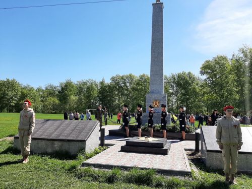 Многие жители пришли на мероприятия ко Дню Победы