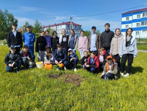 Камскоустьинская школа присоединилась к акции «Сад Памяти»