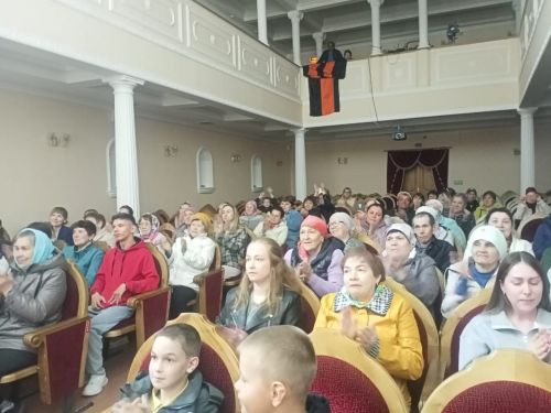 Артисты из Баргузино  своей игрой растопили сердца зрителей