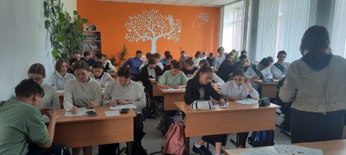 Специалисты ЦЗН проводят работу с жителями района разных возрастов