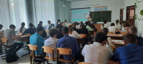 Специалисты ЦЗН проводят работу с жителями района разных возрастов