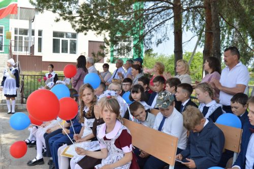 Сегодня во всех школах прозвенели Последние звонки