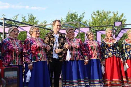 Инсталяция, спектакль-прогулка и народный артист России