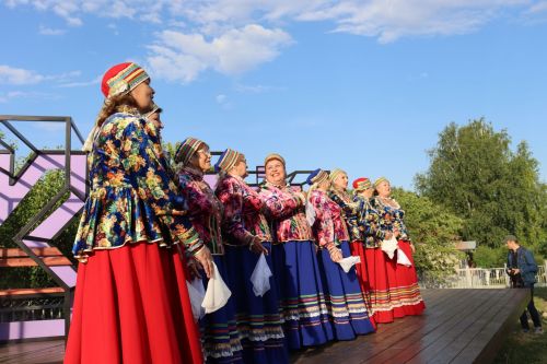Инсталяция, спектакль-прогулка и народный артист России