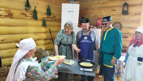 Камскоустьинцы провели мастер-класс на республиканском Сабантуе