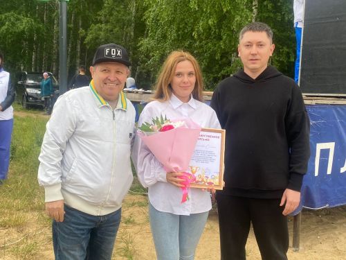 В Камском Устье наградили активную молодёжь района