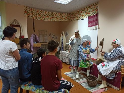Малые Кармалы: уроки национальных культур и традиций
