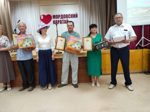Настоящий праздник устроили для себя жители Мордовских Каратаев