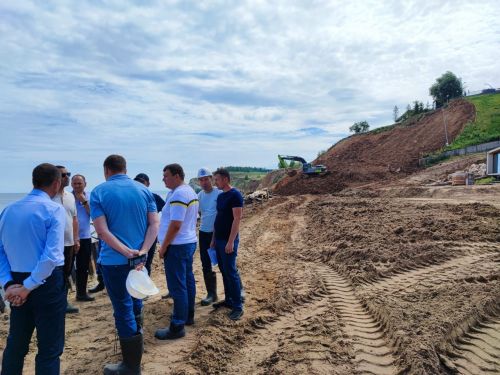 При строительстве берегоукрепления в Камском Устье возникли проблемы