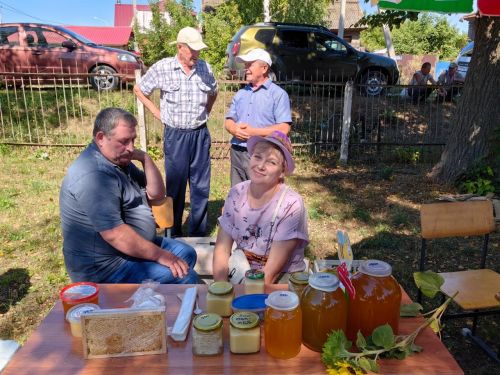 В Теньках отметили праздник «Медовый спас»