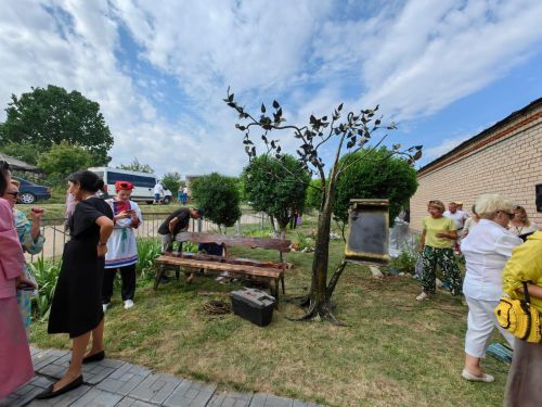 Русское национальное общество сделало подарок музею в виде кованой инсталляции