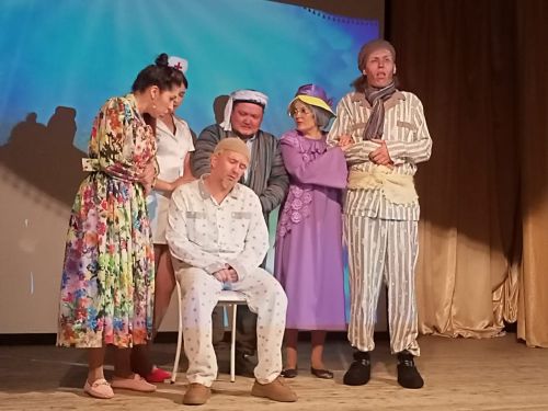 Юбилейный сезон театр открыл в Камском Устье