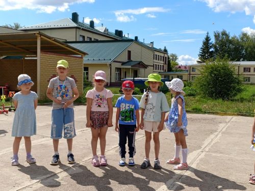 Маленьким участникам дорожного движения специалисты рассказали о ПДД