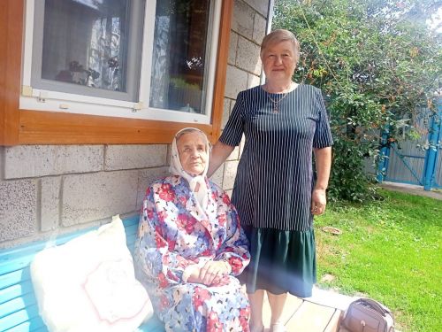 ТОСовцы Южной околицы поздравили ветерана труда