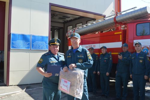 В Камском Устье проводили на пенсию сотрудника МЧС