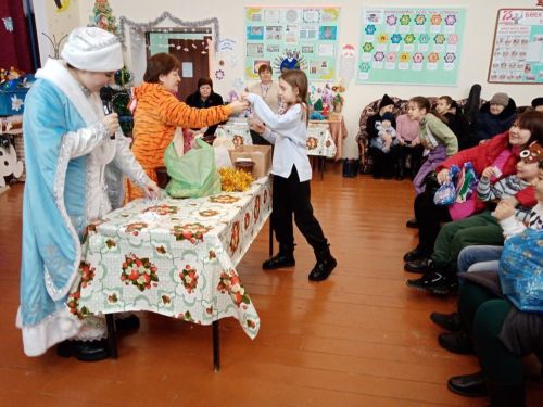 В Малых Салтыках есть и Дед Мороз,  и добрая фея