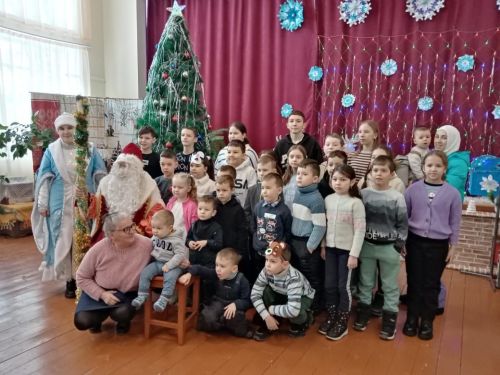 В Малых Салтыках есть и Дед Мороз,  и добрая фея