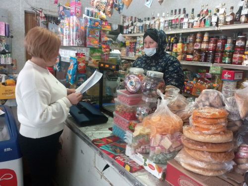 Проведена профилактическая работа в торговом объекте в Камском Устье