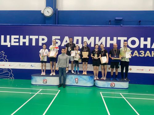 Камскоустьинцы бадминтоном занимаются семьями