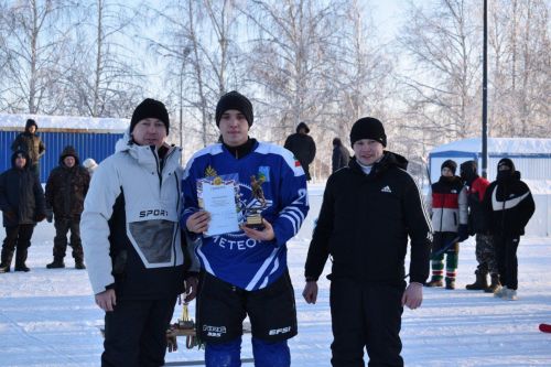В Камском Устье прошел турнир по хоккею на кубок участника СВО