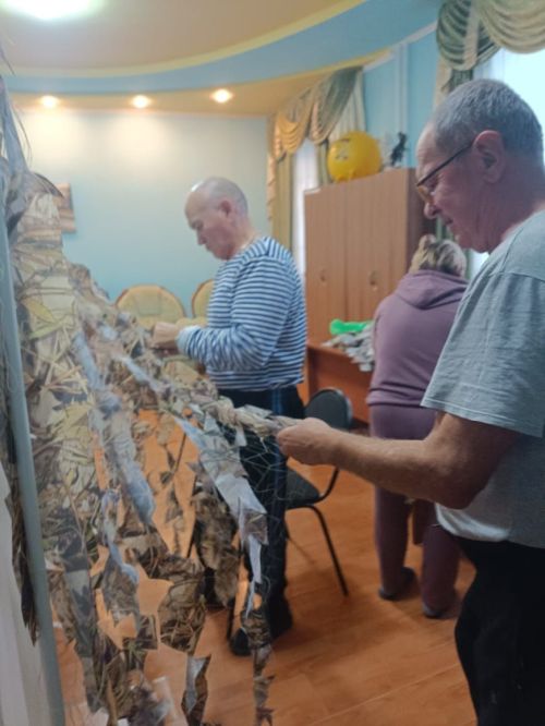 В Камском Устье провели мастер-класс по плетению маскировочных сетей