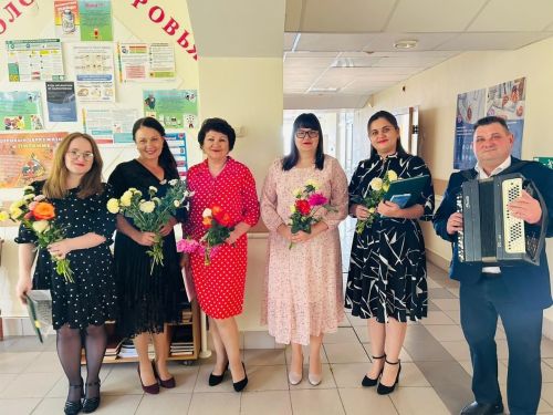 Творческий актив Камско-Устьинской ЦРБ порадовал пациентов больницы