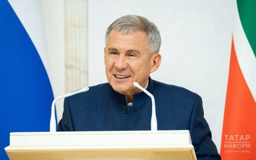 Рустам Минниханов поздравил учителей с профессиональным праздником