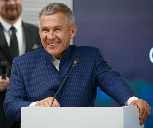 Раис Татарстана поздравил жителей республики с Днём народного единства.