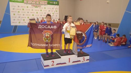 Успех камскоустьинских самбистов на межрайонном турнире