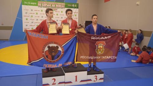 Успех камскоустьинских самбистов на межрайонном турнире