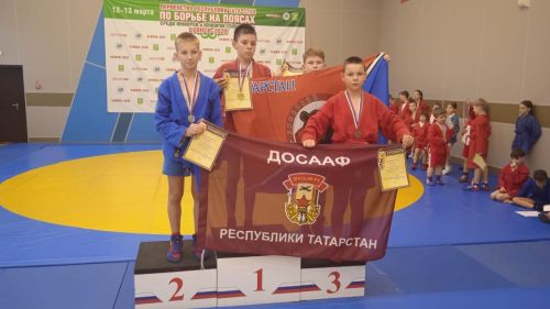 Успех камскоустьинских самбистов на межрайонном турнире