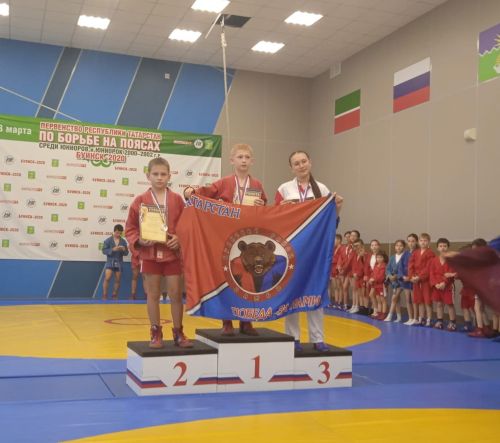 Успех камскоустьинских самбистов на межрайонном турнире