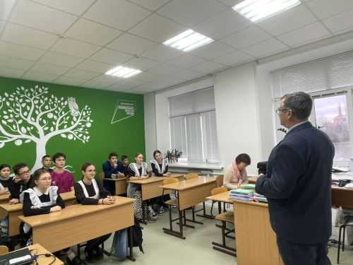 В школах говорили о коррупции
