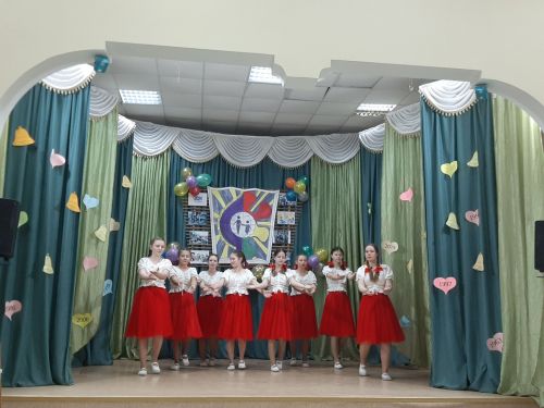 В Затонской школе прошел вечер выпускников