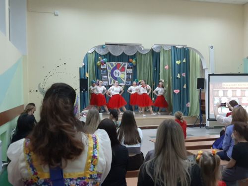 В Затонской школе прошел вечер выпускников