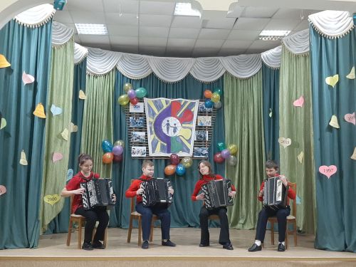 В Затонской школе прошел вечер выпускников