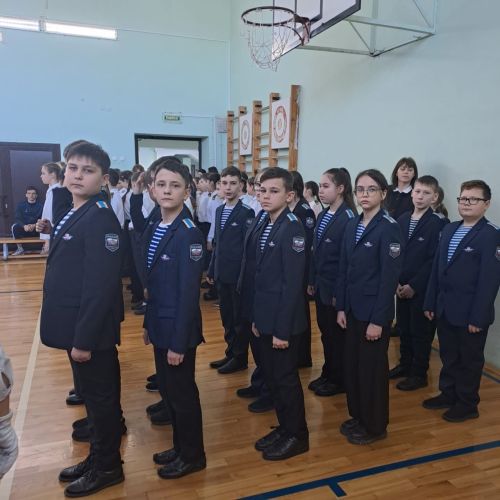 В Камскоустьинской школе прошел смотр строя и песни