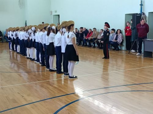 В Камскоустьинской школе прошел смотр строя и песни