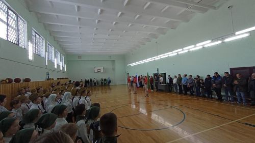 В Камскоустьинской школе прошел смотр строя и песни