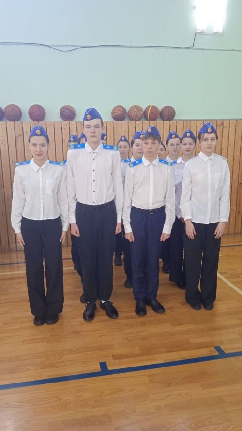 В Камскоустьинской школе прошел смотр строя и песни