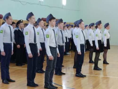 В Камскоустьинской школе прошел смотр строя и песни