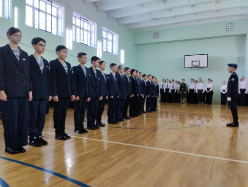 В Камскоустьинской школе прошел смотр строя и песни