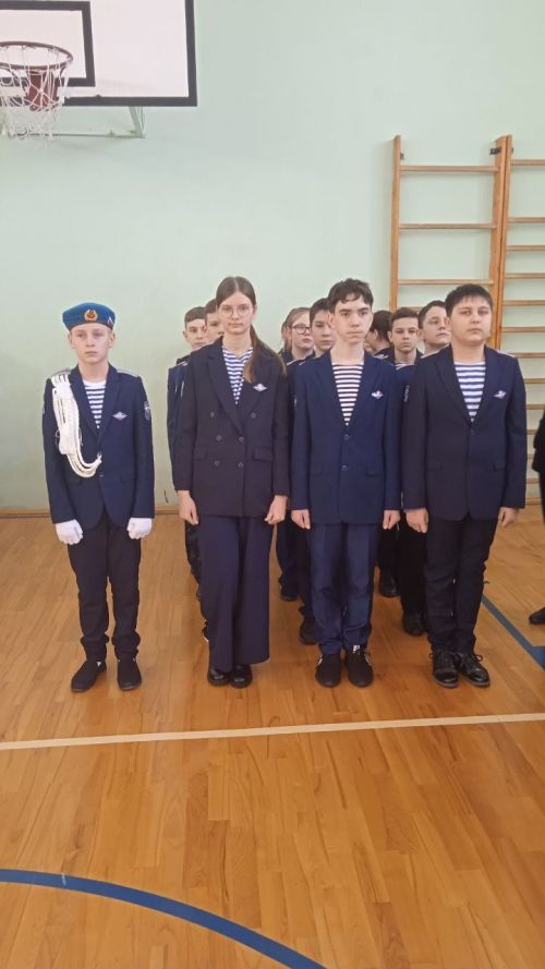 В Камскоустьинской школе прошел смотр строя и песни